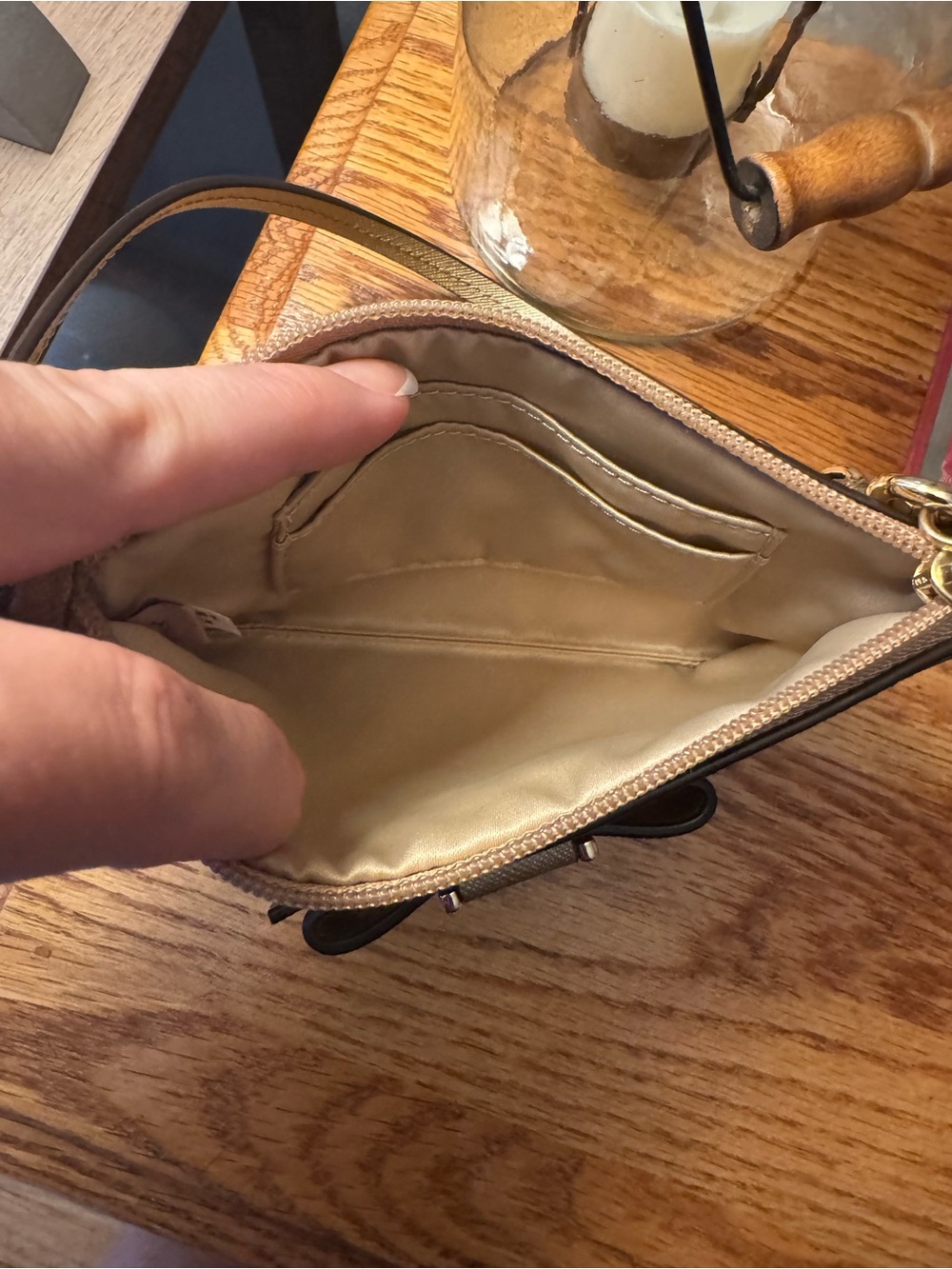 Coach Darcy Bow Gold Wristlet - Picture 6 of 7